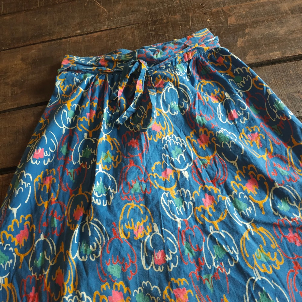 Vintage 1970s Blue Abstract Floral Wrap Skirt A-Line Boho Cotton Midi Skirt - Picture 3 of 13